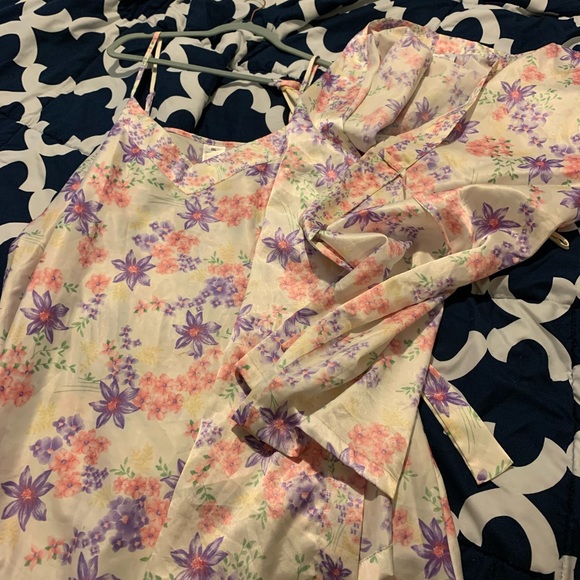 Other - 3pc gown set